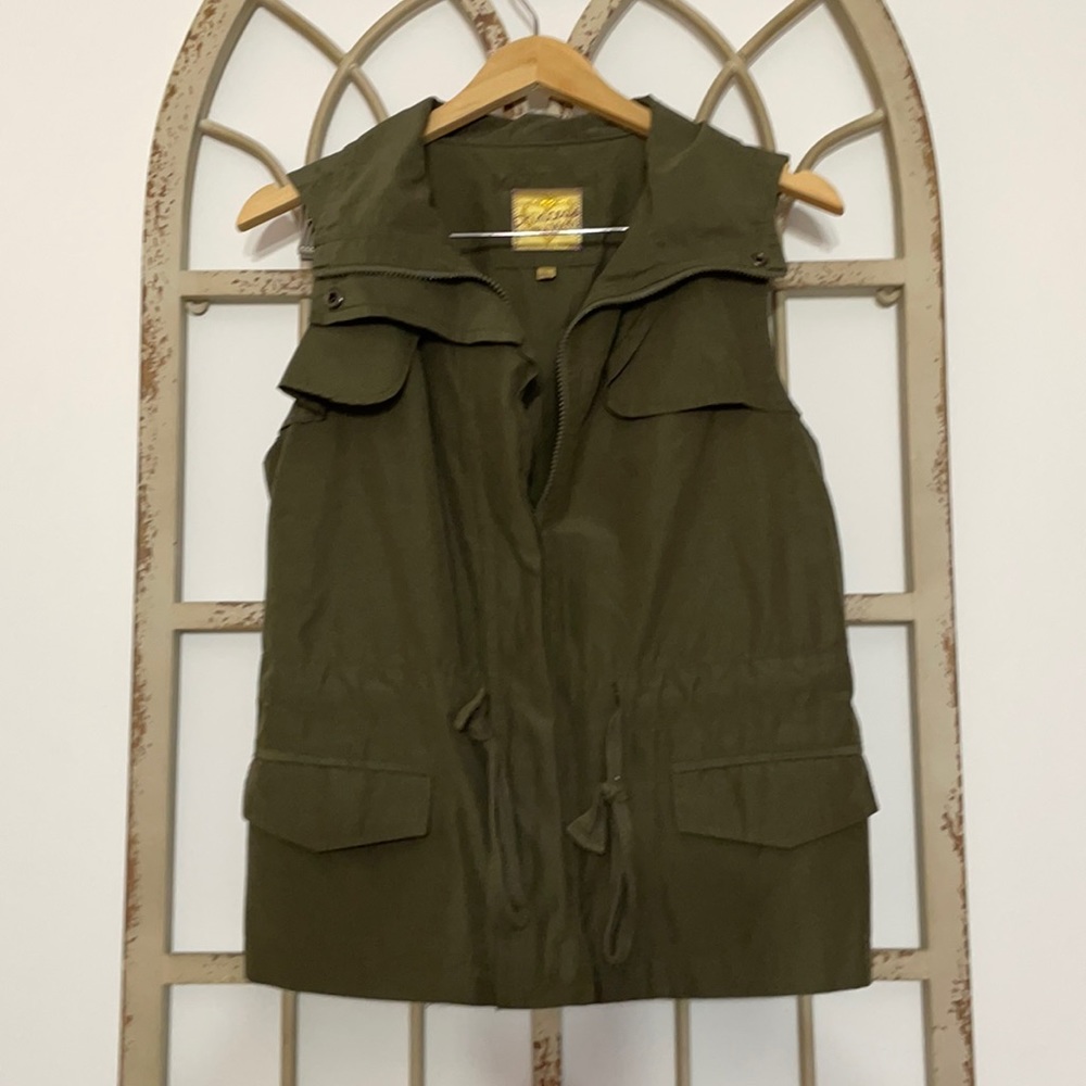 Women’s Vera Wang Vest